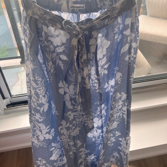 Like New. Reformation Palm 2-Piece Matching Linen Skirt Set. (EUC). Size: 12 - Picture 4 of 6